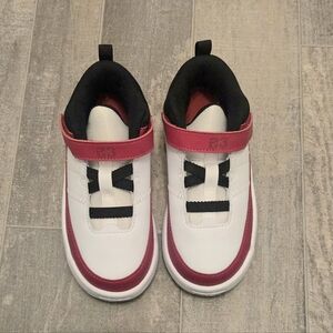 Jordan Aura 3 Toddler 10C 'White Very Berry'